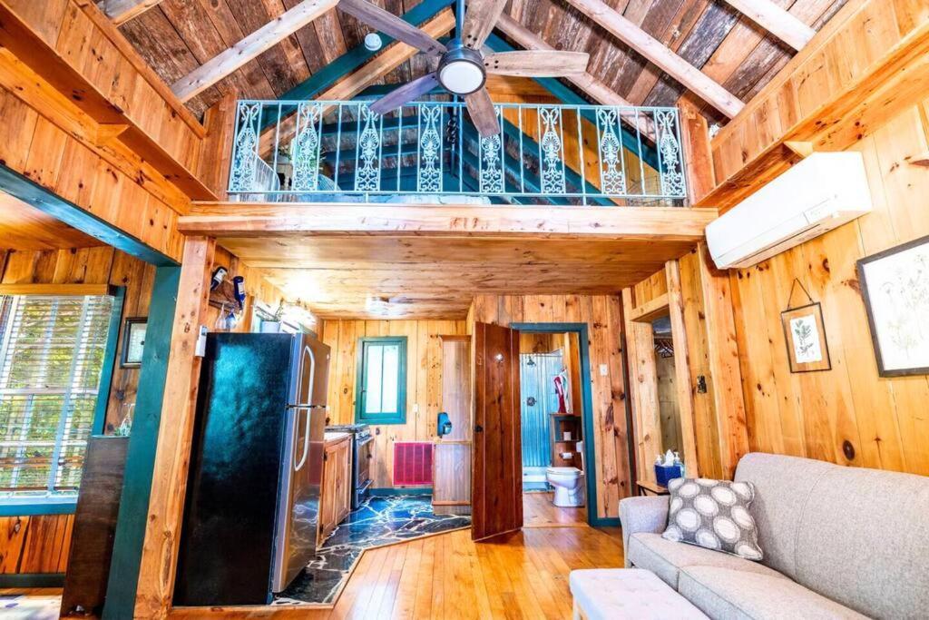 Romantic Gem, 2 Acres, Hot Tub, Free Pet, King Bed Βίλα Pigeon Forge Εξωτερικό φωτογραφία