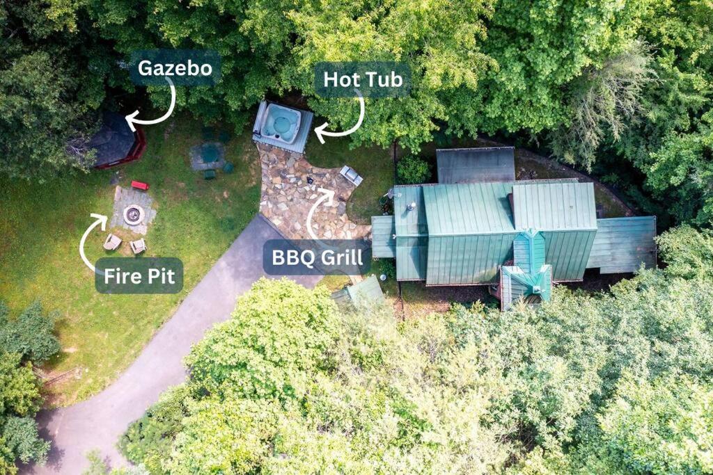 Romantic Gem, 2 Acres, Hot Tub, Free Pet, King Bed Βίλα Pigeon Forge Εξωτερικό φωτογραφία